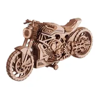 Moto sportive en bois clair vue de trois quarts avant, sur fond blanc