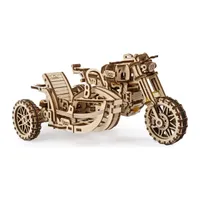 Moto Scrambler UGR-10 Ugears avec son side-car, montée, sur fond blanc