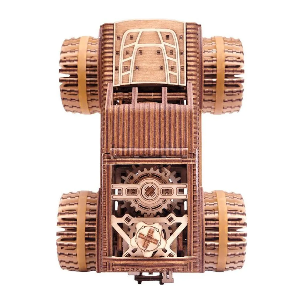 Le monster truck vu de dessus : caisse, moteur et quatre grosses roues